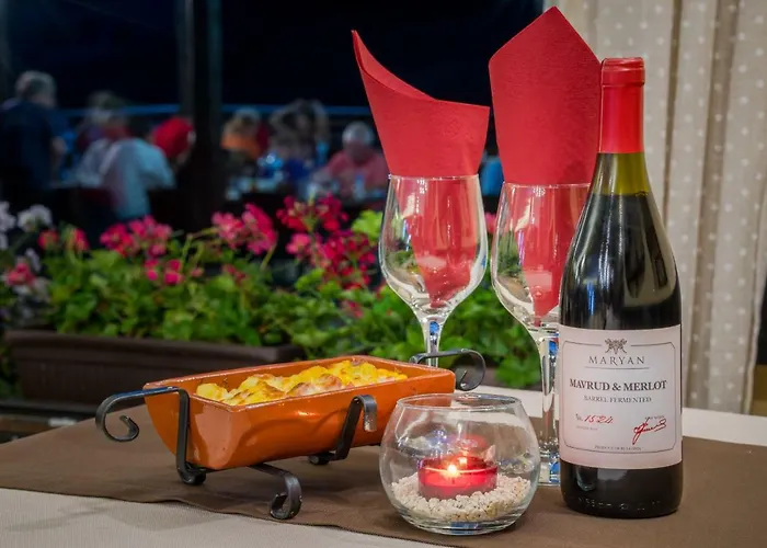 Dam Complex Szálloda *